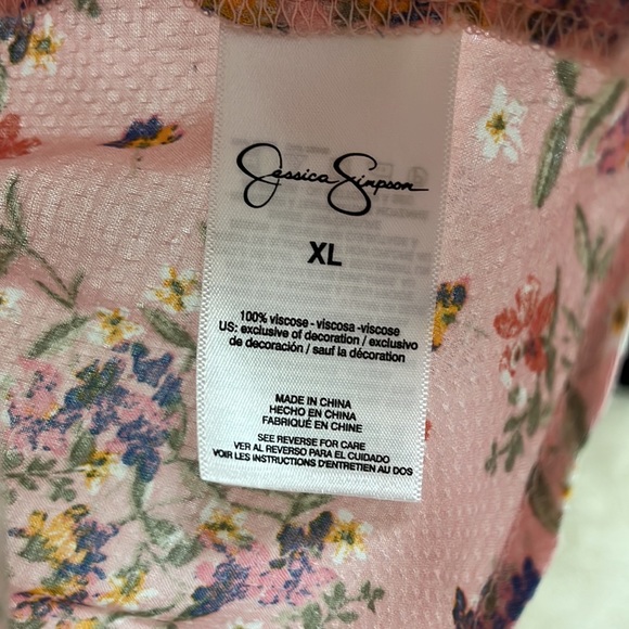Jessica Simpson Floral Print Surplice top - Picture 7 of 8